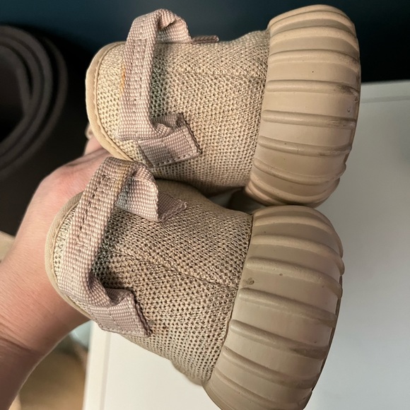 Yeezy Boost 350 Oxford Tan Sneakers - Picture 11 of 14